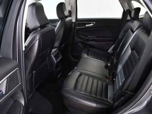 Used 2023 Ford Edge SEL w/ Convenience Package image 16