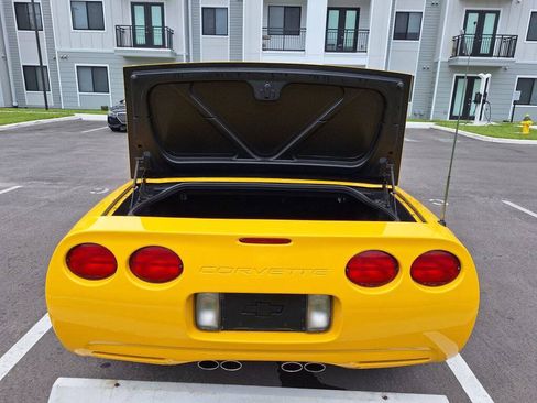 Used 2001 Chevrolet Corvette Convertible w/ Preferred Equipment Group2 RWD image 21
