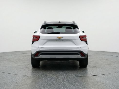 Used 2025 Chevrolet Trax LT w/ LT Convenience Package FWD image 7