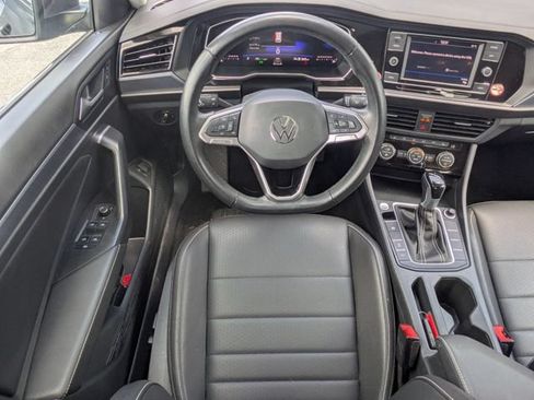 Used 2024 Volkswagen Jetta SE FWD image 15