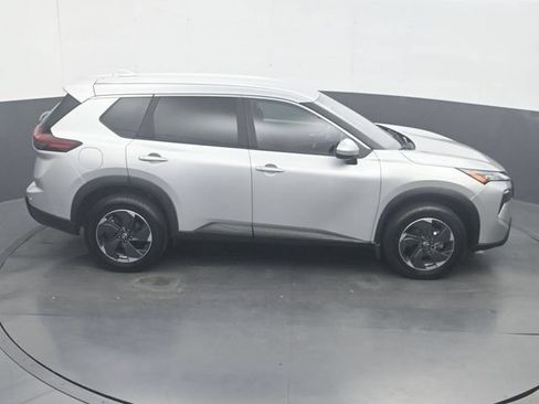 Used 2025 Nissan Rogue SV AWD/4WD image 24