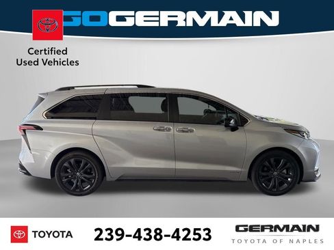 Used 2021 Toyota Sienna XSE FWD image 8
