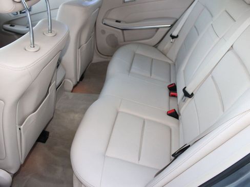 Used 2014 Mercedes-Benz E 350 Sedan image 13