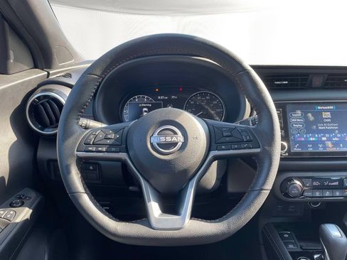 Used 2023 Nissan Kicks SR w/ SR Premium Package FWD image 13