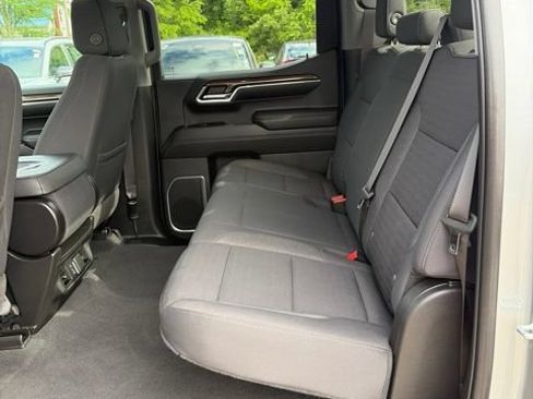 Used 2023 Chevrolet Silverado 1500 LT AWD/4WD image 11