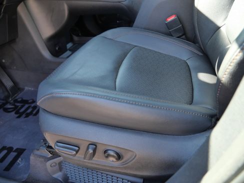 Used 2025 Toyota Sienna Platinum AWD/4WD image 20
