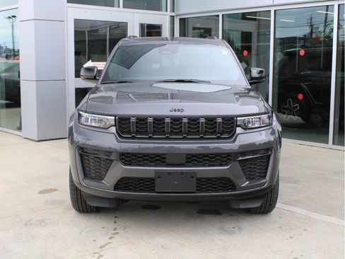 New 2026 Jeep Grand Cherokee L 4WD image 2