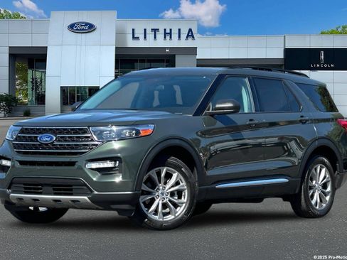 Used 2022 Ford Explorer XLT w/ Equipment Group 202A AWD/4WD image 1