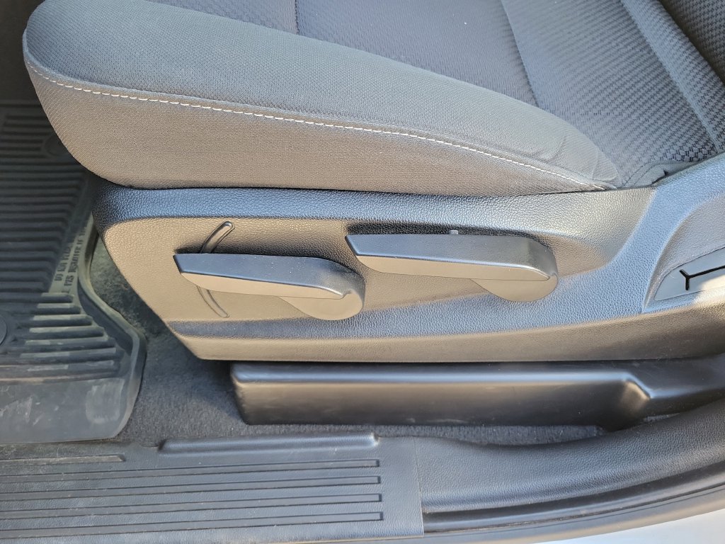 Used 2019 Chevrolet Silverado 1500 LT AWD/4WD image 19