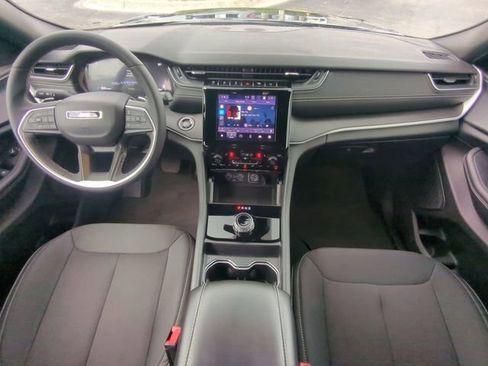 Used 2025 Jeep Grand Cherokee L Laredo w/ Luxury Tech Group I AWD/4WD image 19