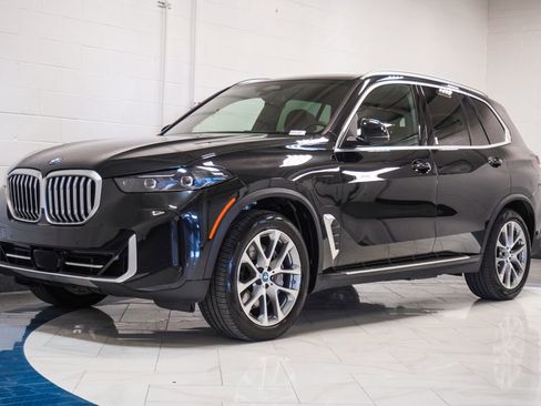 Used 2025 BMW X5 xDrive50e AWD/4WD image 4
