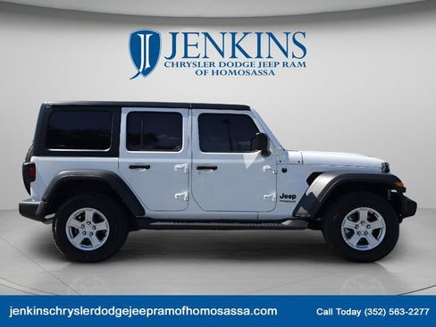 Used 2022 Jeep Wrangler Unlimited Sport AWD/4WD image 2