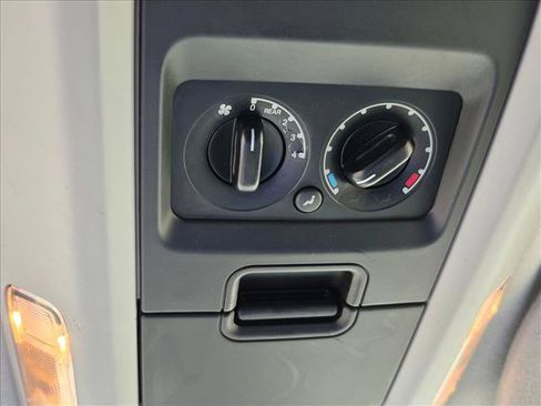 Used 2006 Ford Expedition XLT RWD image 22