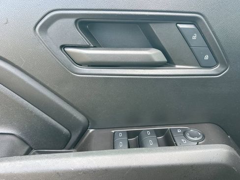 Used 2024 Chevrolet Colorado W/T RWD image 11