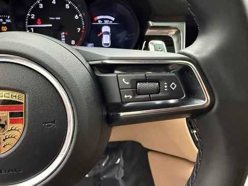 Used 2025 Porsche Macan image 14
