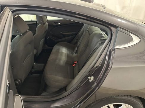 Used 2016 Chevrolet Cruze LT image 9