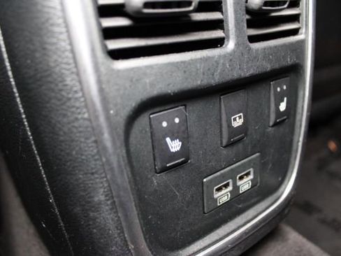 Used 2016 Chrysler 300 C image 20