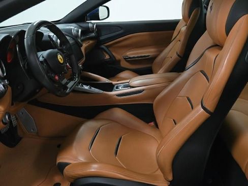 Used 2018 Ferrari GTC4Lusso T image 12