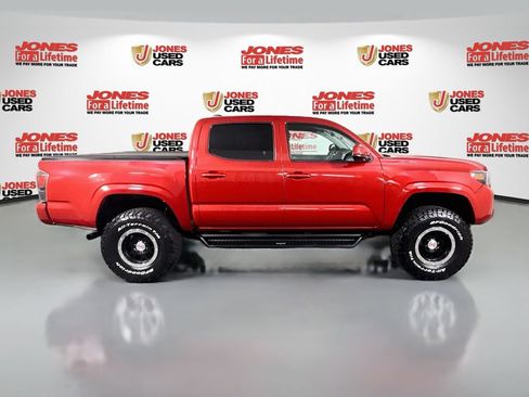 Used 2022 Toyota Tacoma SR AWD/4WD image 17