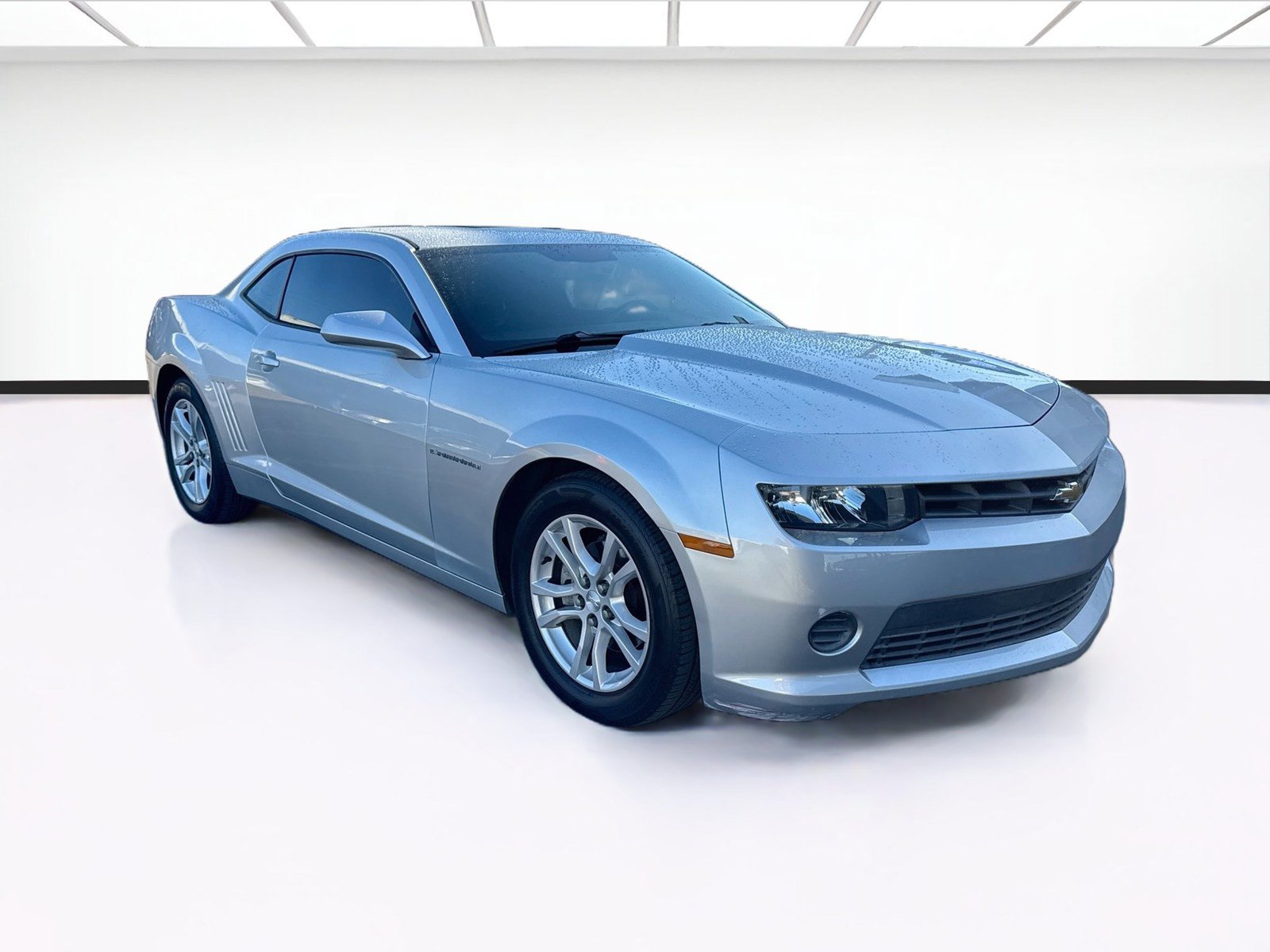 Used 2015 Chevrolet Camaro LS RWD image 3
