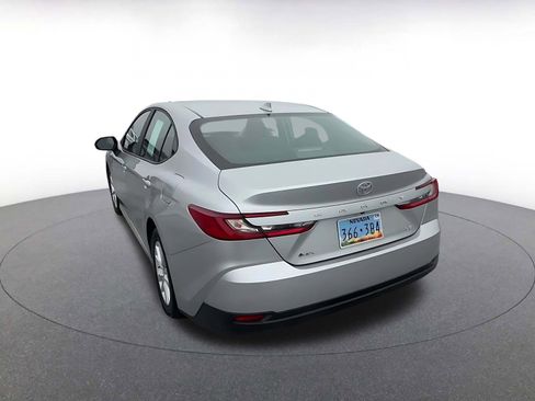 Used 2025 Toyota Camry LE image 11