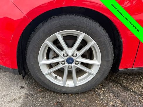 Used 2015 Ford Focus SE FWD image 3