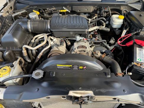 Used 2005 Dodge Dakota SLT image 35