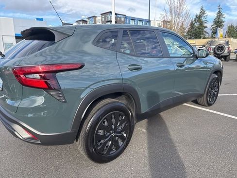 Certified 2025 Chevrolet Trax LS image 6