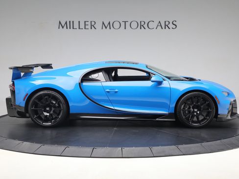 Used 2021 Bugatti Chiron Pur Sport image 9