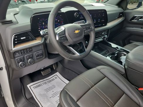 Used 2025 Chevrolet Suburban High Country AWD/4WD image 20