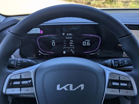 New 2025 Kia Telluride S image 37