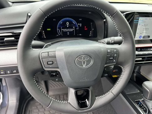 New 2026 Toyota Camry SE FWD image 18