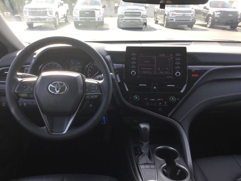 Used 2024 Toyota Camry SE FWD image 10