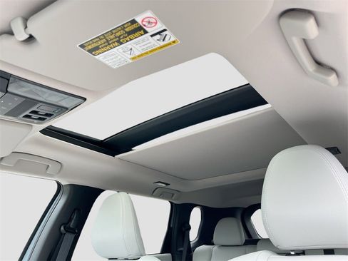 New 2025 Mitsubishi Outlander SEL image 23