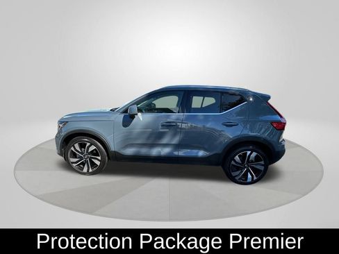 Used 2023 Volvo XC40 B5 Plus w/ Protection Package Premier image 4