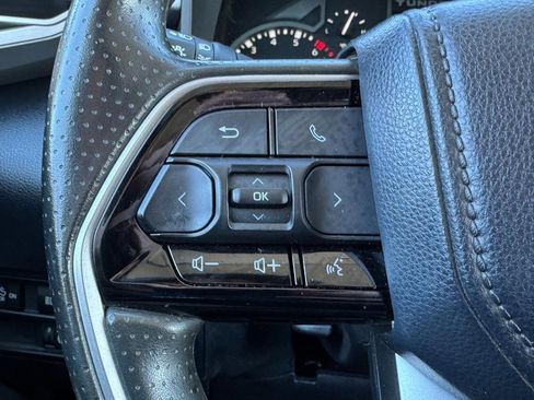 Used 2022 Toyota Tundra SR5 w/ SR5 Convenience Package image 17