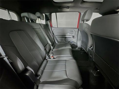 Certified 2025 Mercedes-Benz GLB 250 image 27