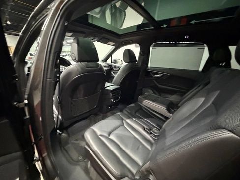 Used 2018 Audi Q7 3.0T Prestige AWD/4WD image 25