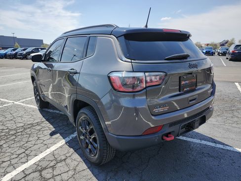 Used 2017 Jeep Compass Trailhawk w/ Leather Interior Group AWD/4WD image 13