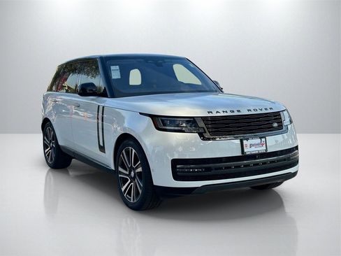 Used 2023 Land Rover Range Rover SE image 3