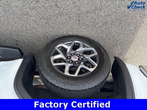 Certified 2022 GMC Sierra 1500 SLT w/ SLT Premium Package image 9