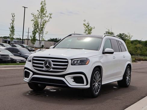New 2026 Mercedes-Benz GLS 450 4MATIC image 3