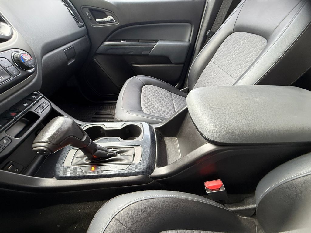 Used 2016 Chevrolet Colorado Z71 AWD/4WD image 30