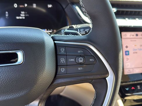 New 2026 Jeep Grand Cherokee Limited w/ Luxury Tech Group II RWD image 17