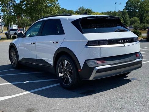 New 2025 Hyundai Ioniq 5 SEL image 5