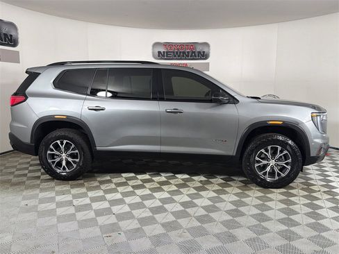 Used 2025 GMC Acadia AT4 image 3