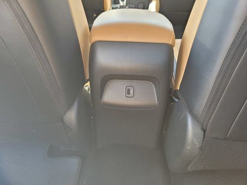 Used 2025 Nissan Sentra SV w/ SV Premium Package FWD image 17