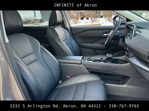 Used 2025 Nissan Rogue SV w/ SV Premium Package image 27