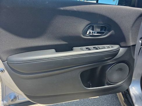 Used 2019 Honda HR-V Sport image 8