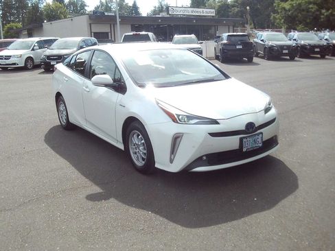 Used 2020 Toyota Prius XLE w/ Advanced Technology Package AWD/4WD image 7